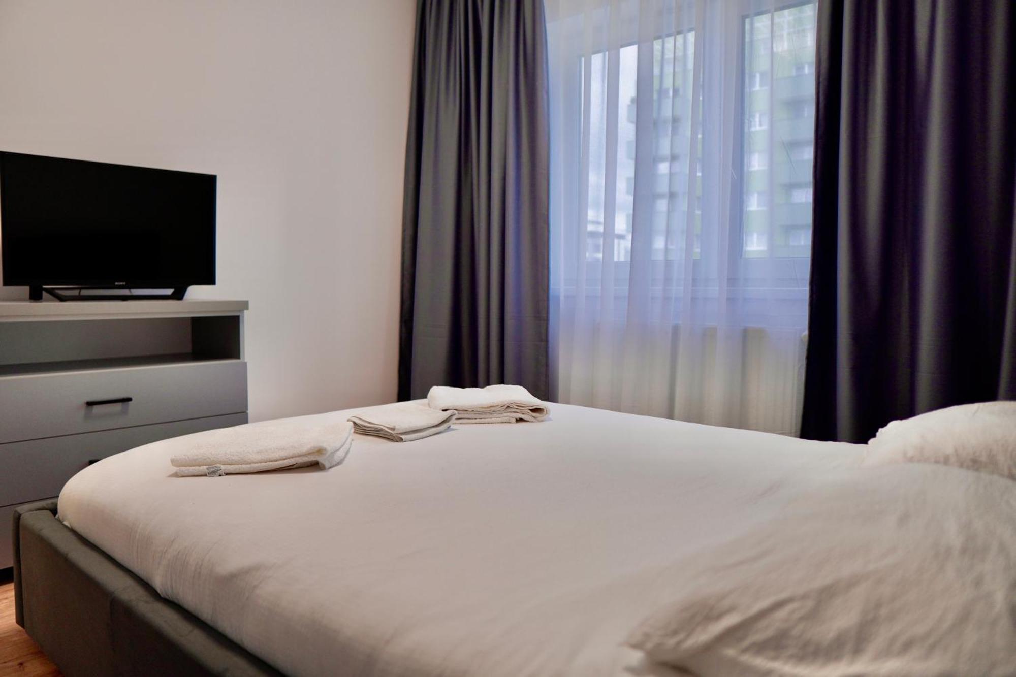 Coresi Topcity 2Camere Apartment Брашов Екстер'єр фото